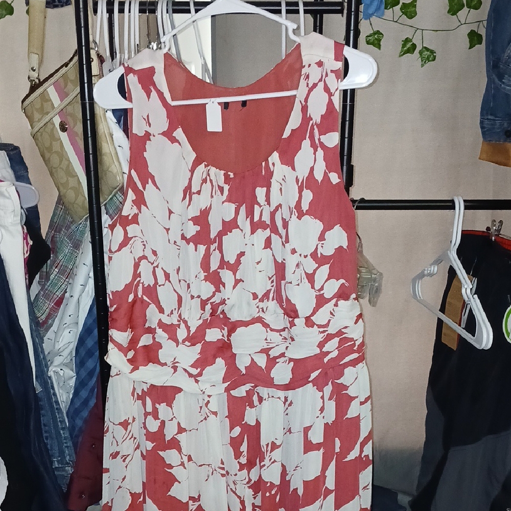 Floral Sleeveless Dress in Mauve and White